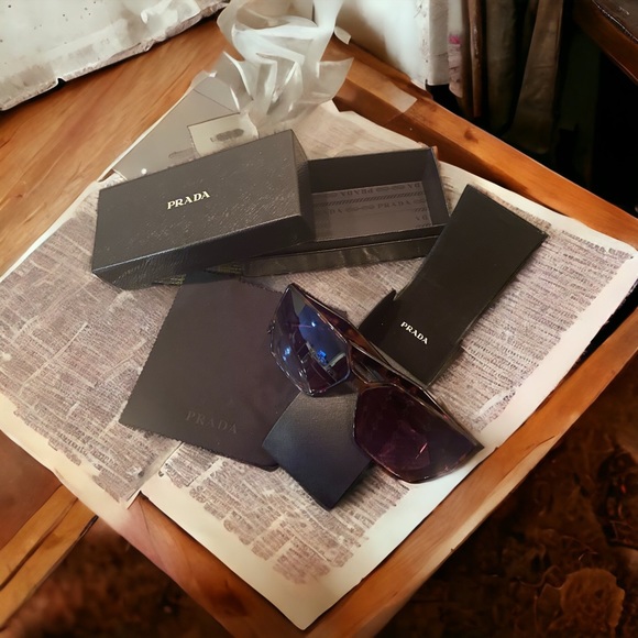 Prada EUC Fashion Sunglasses Tortoise / Brown Gradient Lens - Picture 4 of 10